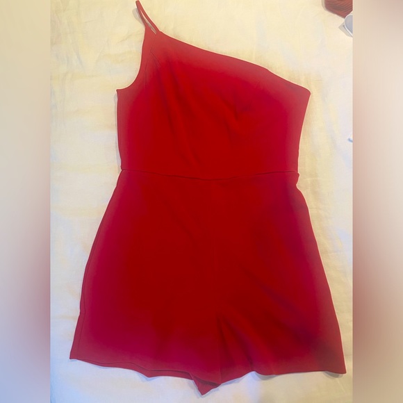Red one shoulder romper - Picture 1 of 3